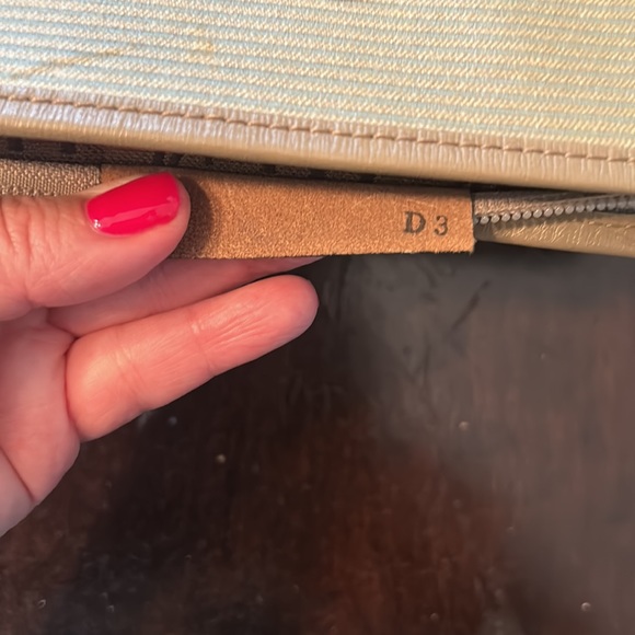 Authentic Yves Saint Laurent Clutch - Picture 12 of 13